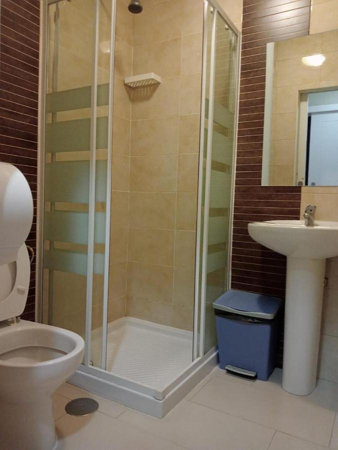 Albergue De Peregrinos Villa De لواركا المظهر الخارجي الصورة